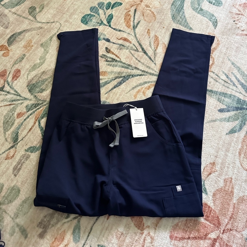 FIGS High Waisted Yola Skinny Scrub Pant In Navy Blue - Picture 5 of 6